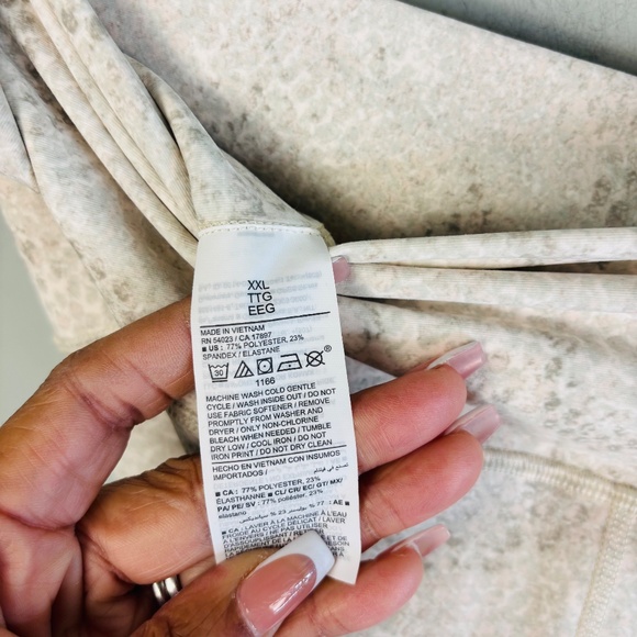 Old Navy High Waisted Powersoft 7/8 Leggings Size XXL - Picture 6 of 6